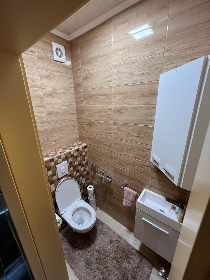 Ferienwohnung Parizsi Udvar Premium Apartman Debrecen Exterior foto
