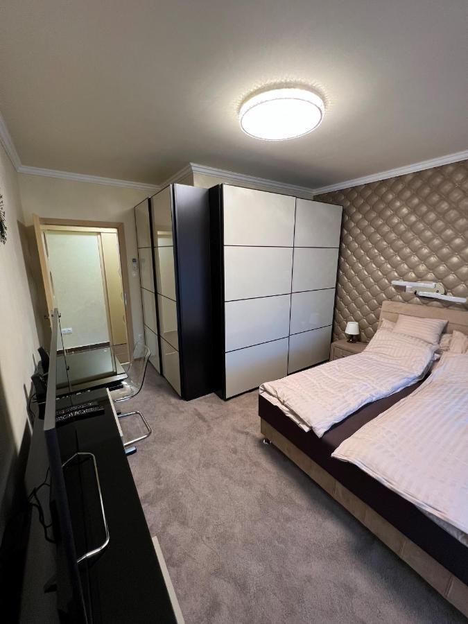 Ferienwohnung Parizsi Udvar Premium Apartman Debrecen Exterior foto