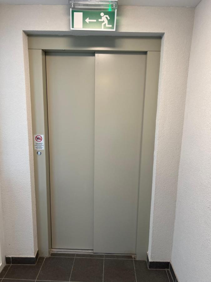 Ferienwohnung Parizsi Udvar Premium Apartman Debrecen Exterior foto